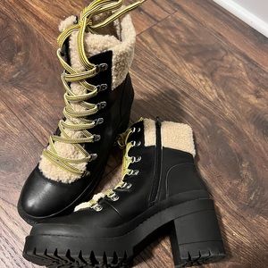Faux fur / leather Steve Madden platform boots